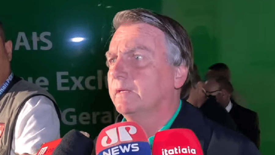 O ex-presidente Jair Bolsonaro (PL) chega a Brasília após ser condenado pelo TSE - Reprodução/Jovem Pan News