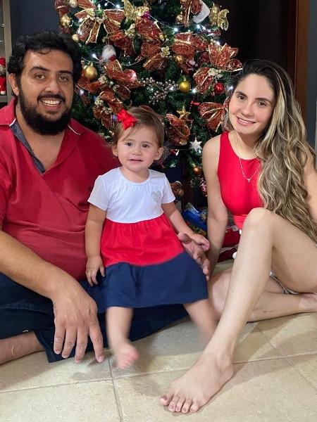 Taynara, o marido Diego e a filha Fiorella Taynara, o marido Diego e a filha Fiorella