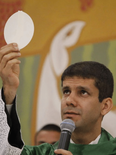 Padre Rodrigo de Oliveira Silva foi excomungado da Igreja Católica 
