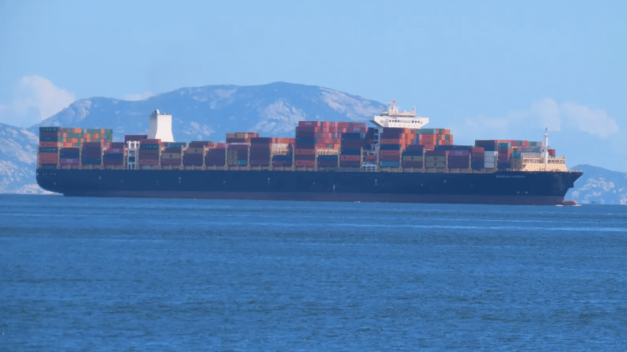Dos Express Incêndio em navio deixa carga para portos do Brasil à deriva