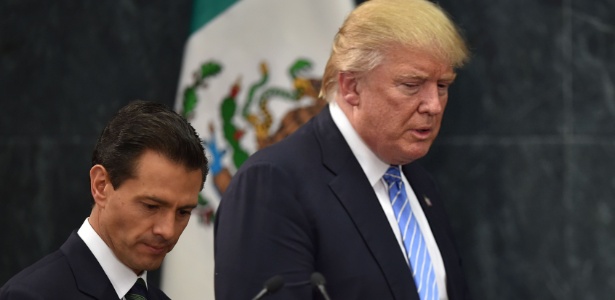 O presidente do México (esq), Enrique Peña Nieto, e o candidato à Presidência dos EUA Donald Trump (dir) se encontram na Cidade do México - Yuri Cortez/ AFP