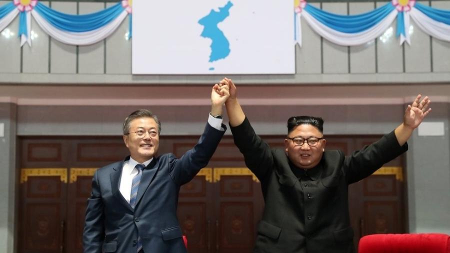 Moon Jae-in e Kim Jong-un durante encontro em Pyongyang em 2018 - Reuters