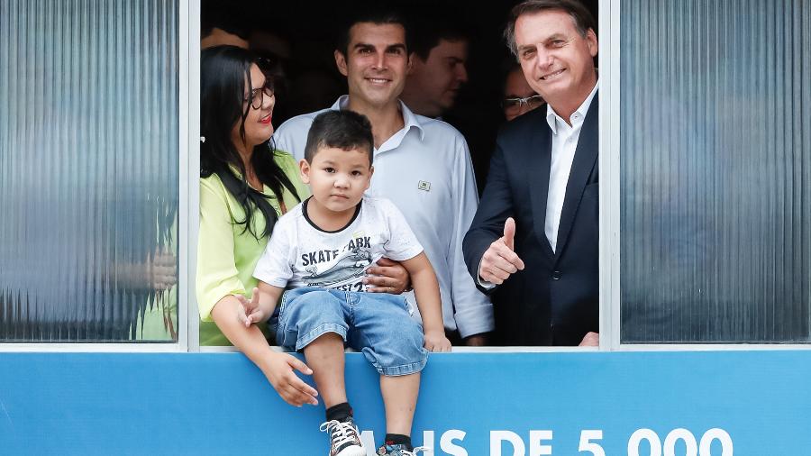 O presidente Jair Bolsonaro participa de entrega de imóvel a família no programa Minha Casa Minha Vida   - Alan Santos/PR