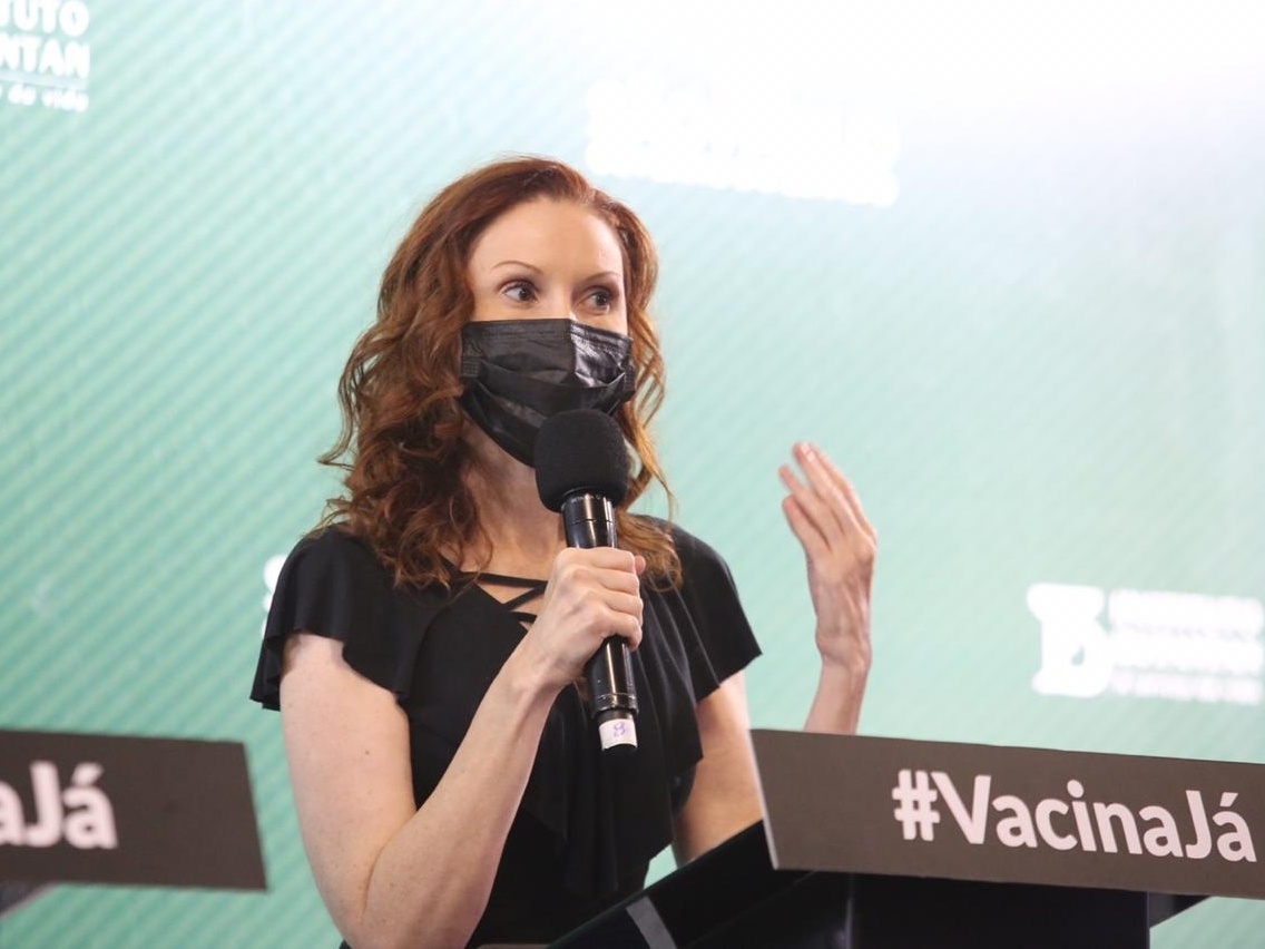 CoronaVac não é melhor vacina do mundo, é a vacina possível, diz Pasternak