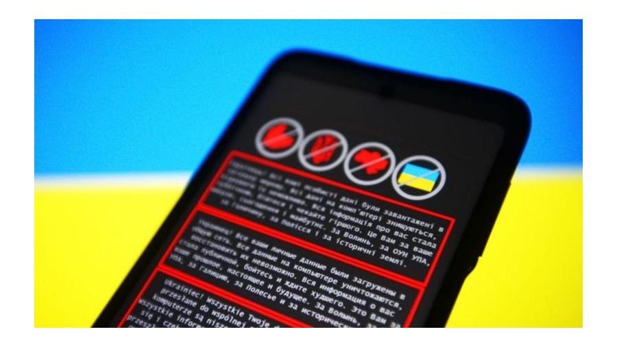 Ataque cibernético envolveu o envio em massa de mensagens SMS aos celulares da população ucraniana dizendo que todos os caixas eletrônicos no país estavam inoperantes para saque - uma informação falsa - Sopa Images/Getty Images
