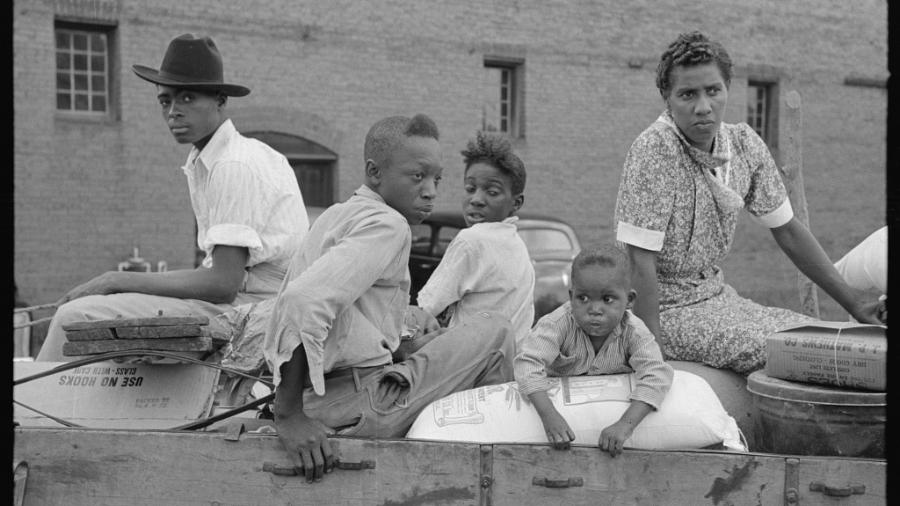 Alguns americanos negros planejavam deixar os EUA rumo a países africanos ou da América Latina, em busca de um lugar onde pudessem desfrutar de cidadania plena; na foto, uma família de agricultores em Oklahoma - Biblioteca do Congresso dos EUA