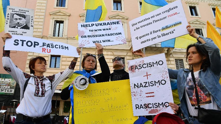 Manifestantes na Itália contra o facismo - AFP Stringer/AFP