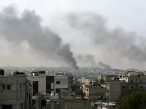 Israel pressiona e tanques chegam ao centro de Rafah apesar de condenação global