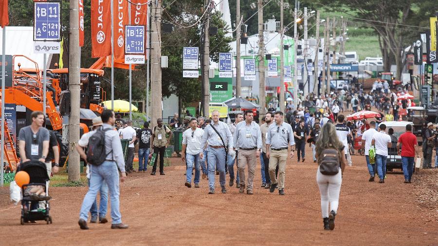 Público circulando pela 30ª Agrishow no primeiro dia do evento 