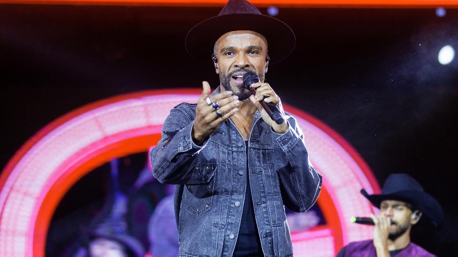 O cantor Alexandre Pires se apresenta em festa junina em Votorantim, no interior de São Paulo O cantor Alexandre Pires se apresenta em festa junina em Votorantim, no interior de São Paulo