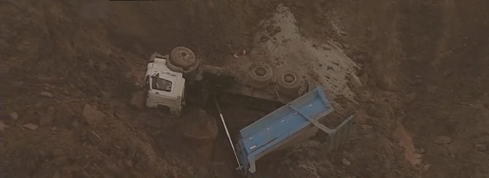5.nov.2015 - A barragem da mineradora Samarco Fundão, no subdistrito de Bento Rodrigues, distrito de Santa Rita Durão, em Mariana (MG), a 115 km de Belo Horizonte, rompeu por volta das 16h30 desta quinta-feira. De acordo com o Corpo de Bombeiros, pelo menos dez pessoas estão desaparecidas - Reprodução/Globo News