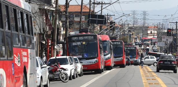 Avenida Mateo Bei, que registra o maior número de furto de carros em São Paulo - Rivaldo Gomes/Folhapress
