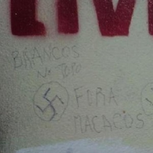Pichação de caráter racista encontrada em universidade do Rio Grande do Sul - Divulgação/Ocupação Antirracista-Reitoria-UFSM