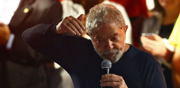 O ex-presidente Luiz Inácio Lula da Silva durante caravana no sul do país, em março