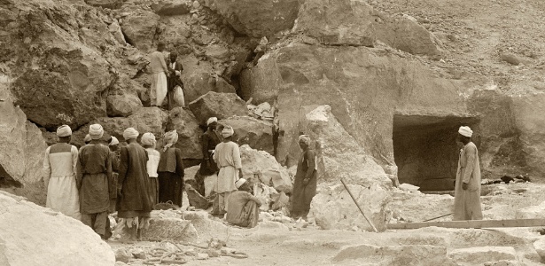 A entrada da Tumba 10A em uma foto da expedição de 1915 - Museum of Fine Arts, Boston via The New York Times - Museum of Fine Arts, Boston via The New York Times