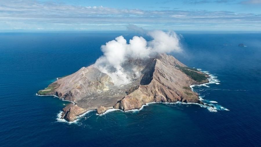 O vulcão de White Island, na Nova Zelândia, é um dos mais ativos do país - sua última erupção aconteceu em dezembro - Getty Images