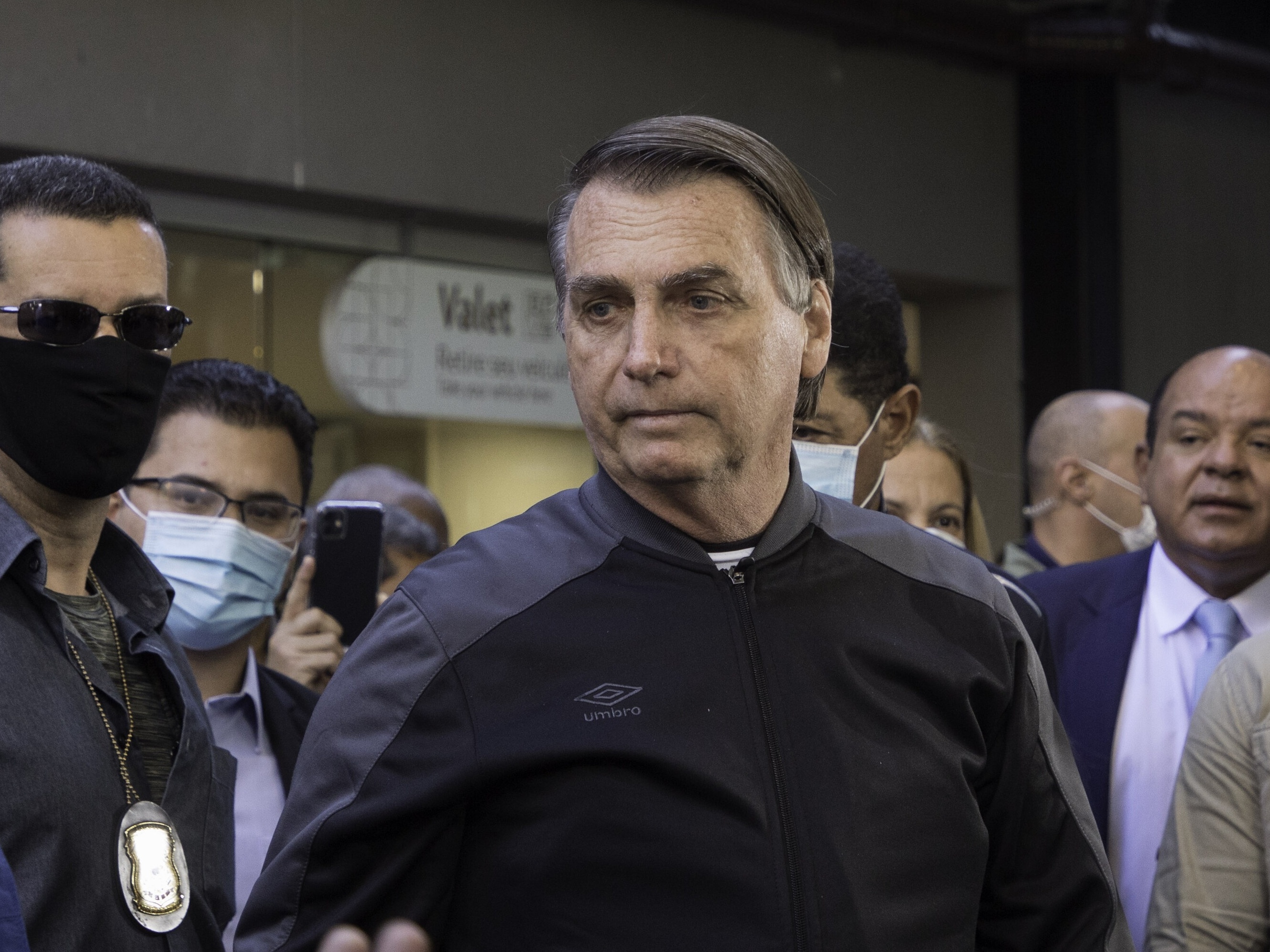 Barroso acusa Bolsonaro de auxiliar hackers que atacam TSE – Meio