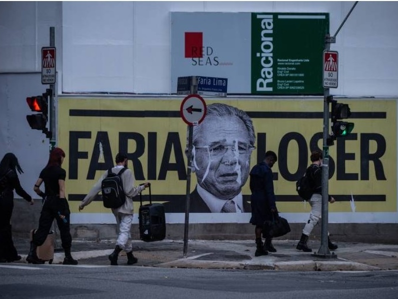 Paulo Guedes, onde você estava no 7 de Setembro enquanto o Jair tentava um golpe?