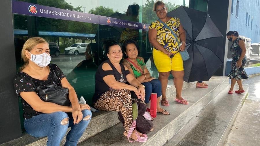 As mães Núbia Carvalho, Lucineide Melo, Elizabeth Assis e Cristina Rosas em Manaus - Rosiene Carvalho/UOL
