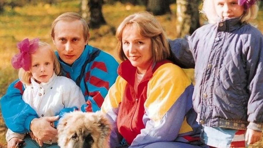 Vladimir Putin, as duas filhas, e a ex-mulher - Divulgação