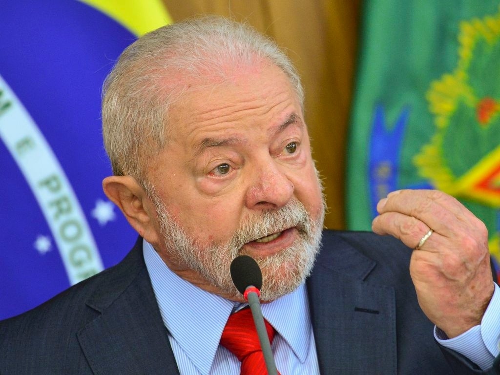 Lula trata Forças Armadas como centrão fardado
