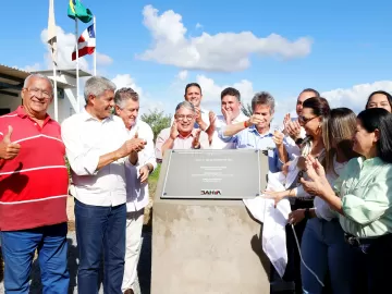 Governo da Bahia reforma pista de pouso em cidade da fazenda de Rui Costa