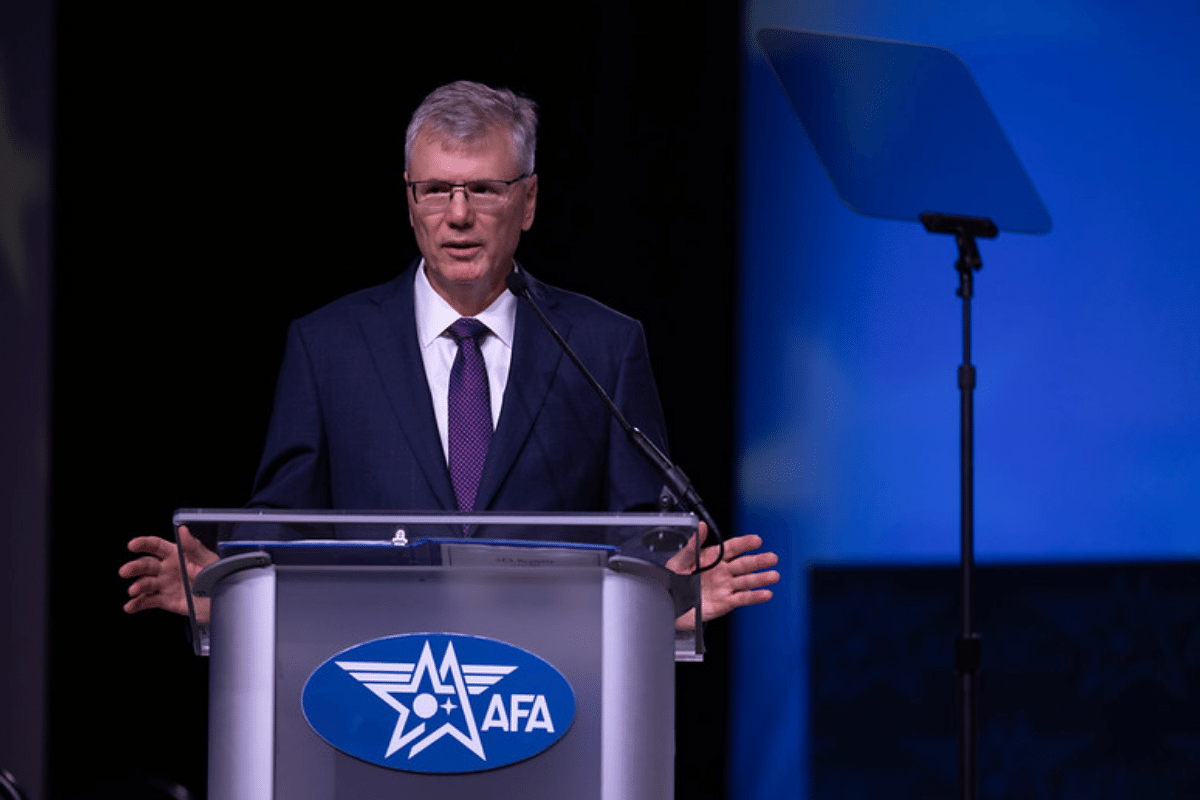 O Secretário da Força Aérea dos Estados Unidos, Troy Meink, discursa na conferência Air, Space & Cyber - undefined