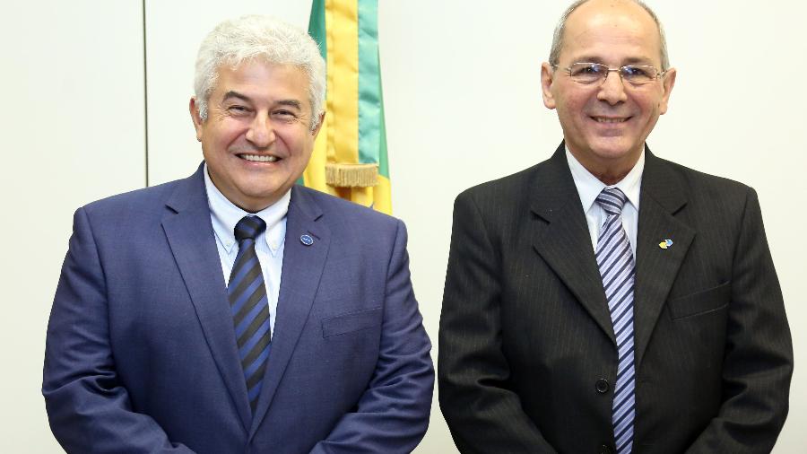 9.jan.2019 - Ministro de Ciência e Tecnologia, Marcos Pontes (à esq.), e o ex-presidente dos Correios general Juarez de Paula Cunha - Bruno Peres/MCTIC