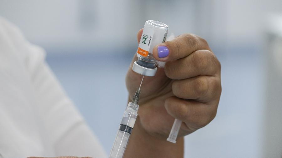 O reforço do imunizante é liberado para quem tomou a terceira injeção há pelo menos quatro meses - FERNANDO SILVA /ESTADÃO CONTEÚDO
