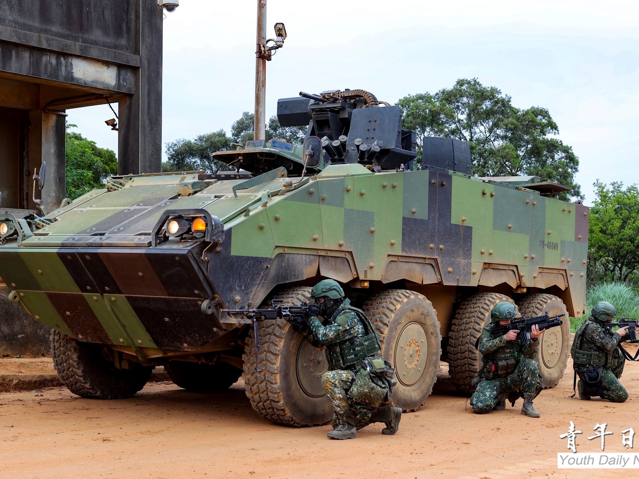 Exército intensifica presença de militares e armamento na