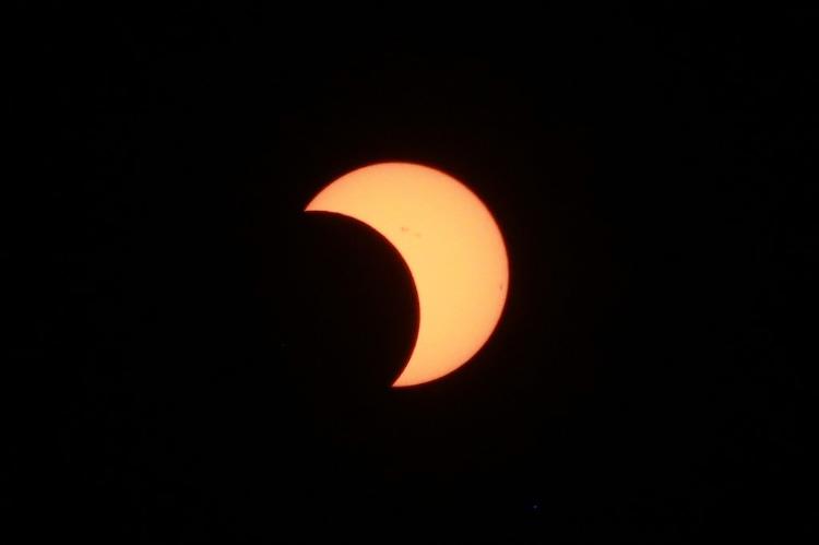 Vista do eclipse em Rapa Nui (Ilha de Páscoa), no Oceano Pacífico, Chile