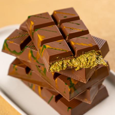 Chocolate de Dubai viralizou e é vendido em várias regiões do mundo Chocolate de Dubai viralizou e é vendido em várias regiões do mundo