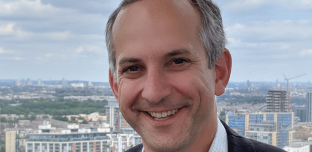 'Precisamos reconstruir a camada base da democracia: as notícias locais'