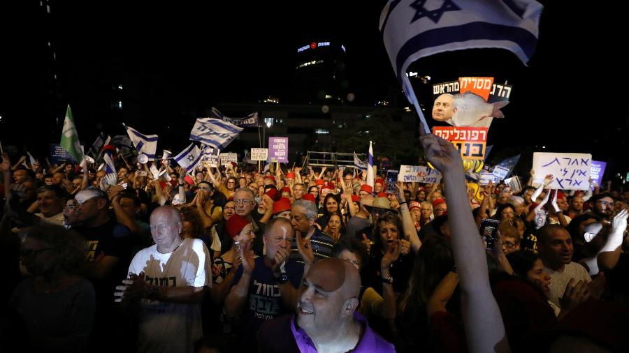 25.mai.2019 - Israelenses protestam em Tel Aviv contra o primeiro-ministro Benjamin Netanyahu - Ammar Awad/Reuters