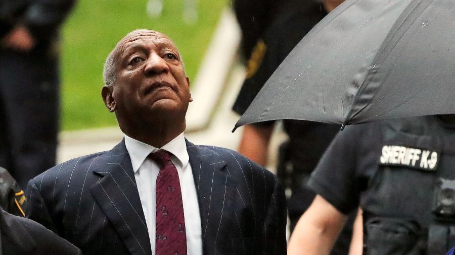 Ator e comediante Bill Cosby chega a um tribunal na Pensilvânia - Reprodução