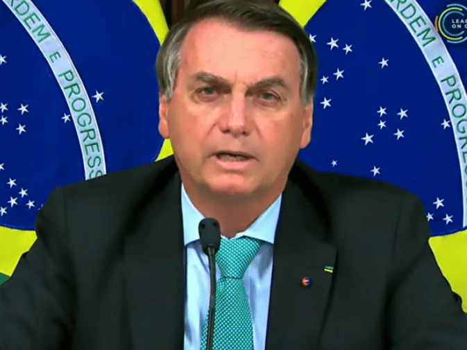 Bolsonaro na cúpula do clima usa estratégia da pandemia: culpar os outros