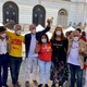 2.out.2021 - O pré-candidato do PDT a presidente, Ciro Gomes, comparece ao protesto contra o governo de Jair Bolsonaro, no Rio. Na foto, ele aparece junto com os deputados federais Alessandro Molon (PSB-RJ), de amarelo, e Jandira Feghali (PCdoB), de camiseta preta - Reprodução/Facebook/cirogomesoficial