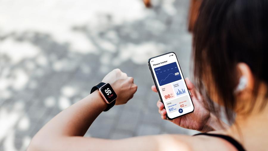 Smartwatch e smartband podem monitorar sua condição física, como batimentos cardíacos e respiração - Getty Images