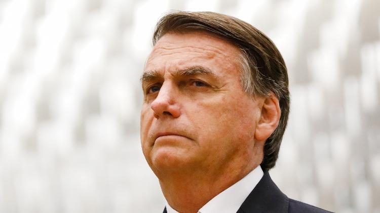 MP de Contas pede apuração sobre cartão de Bolsonaro após reportagem do UOL