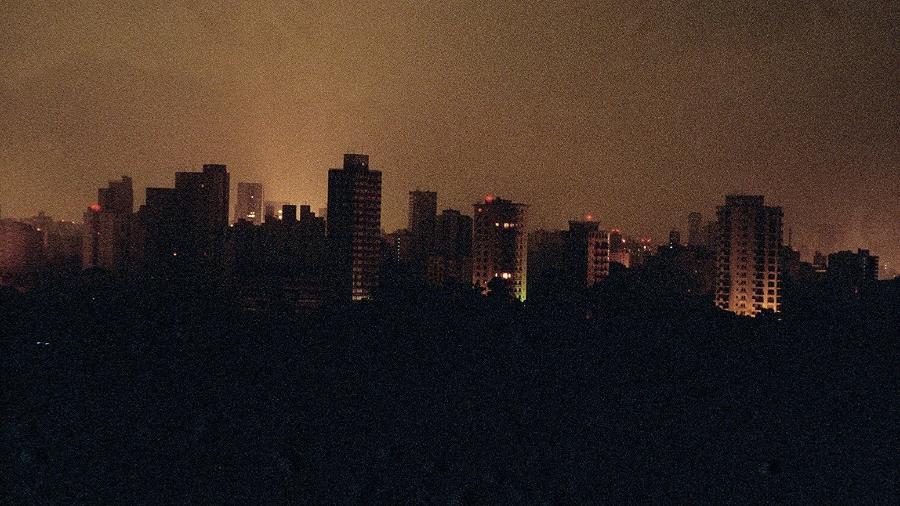 Vista da região da marginal Pinheiros durante o apagão que atingiu São Paulo e outros estados em 1999