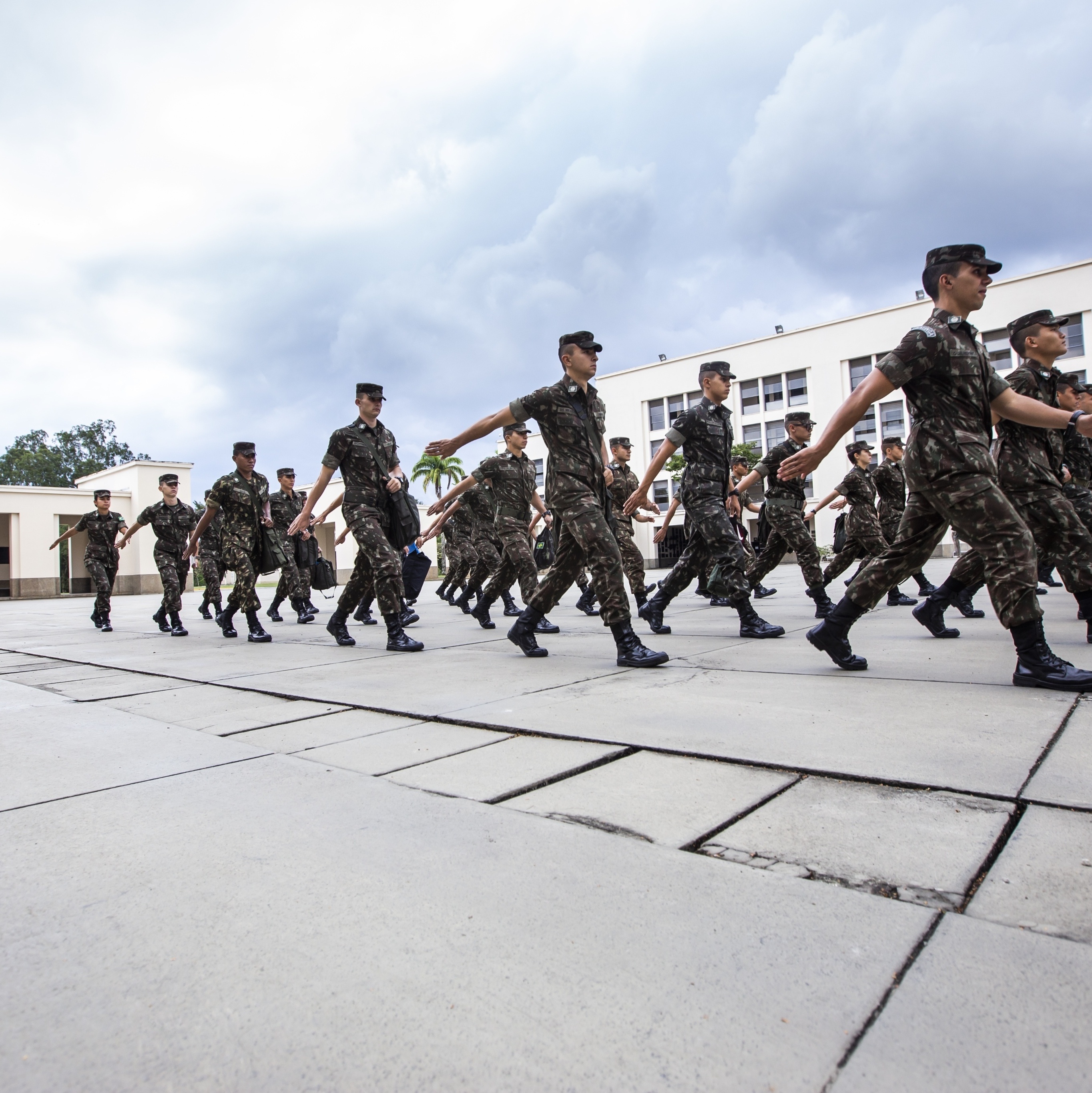 Exército Brasileiro - Na CASERNA, todos recrutas recebem um número