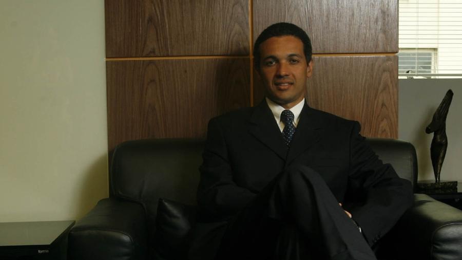 Márcio Lobão, presidente da Brasilcap posa para fotos em seu escritorio no predio do Banco do Brasil, no centro do Rio, em 2009 - Rafael Andrade - 16.jan.2019/Folha Imagem