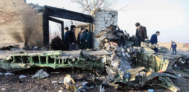 Acidente aéreo | Avião ucraniano cai logo após decolar no Irã e deixa 176 mortos