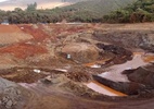 Talude desmorona e soterra veículos em Sarzedo, cidade vizinha a Brumadinho - Divulgação/Corpo de Bombeiros Militar de Minas Gerais