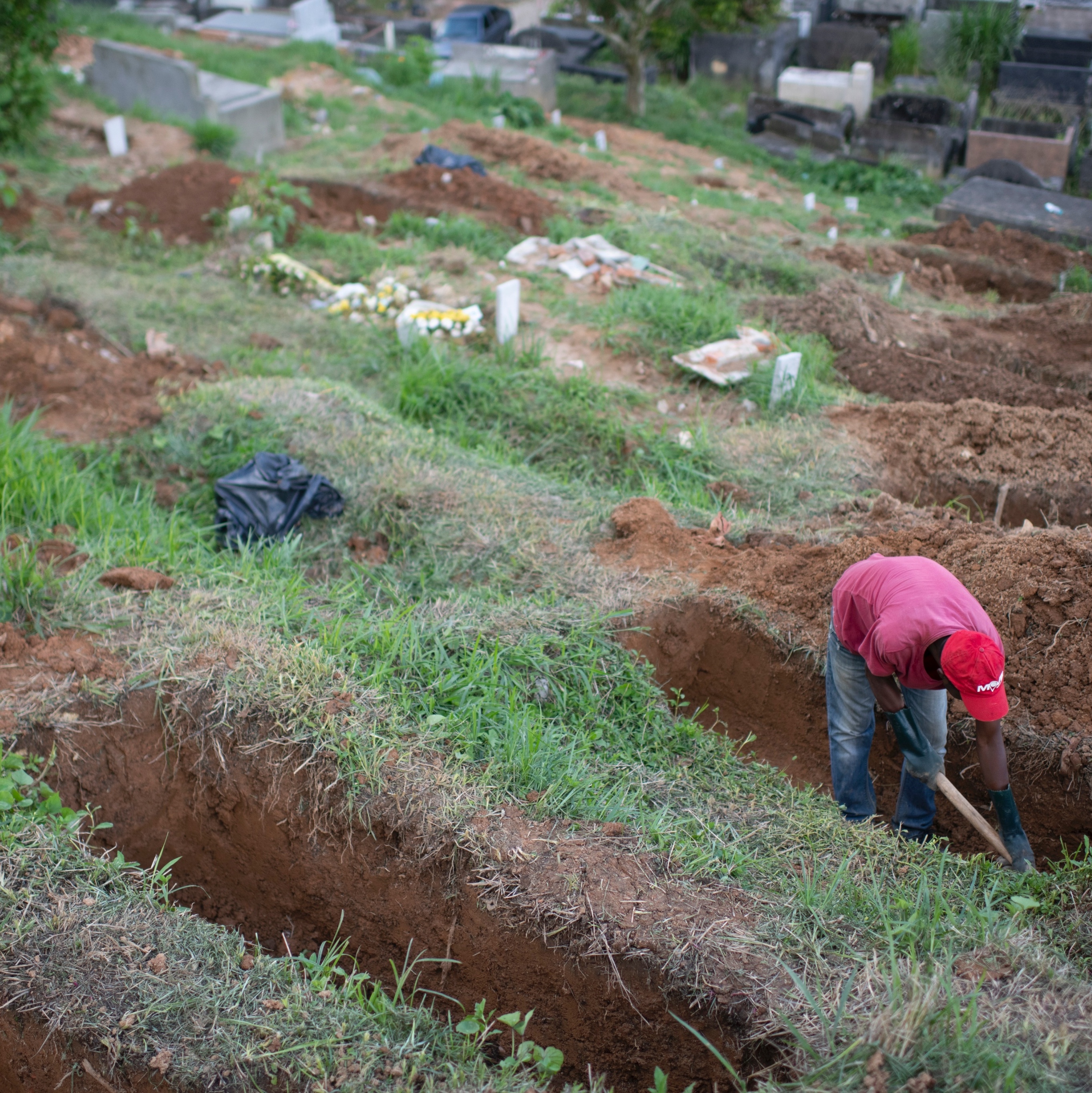 Pior jogada ensaiada da história? Cobrança de falta viraliza na web