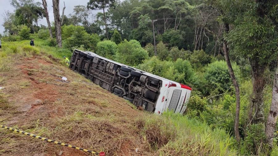 Acidente na madrugada de hoje deixou ao menos sete mortos, entre eles criança argentina e mãe - Divulgação/Polícia Rodoviária Federal