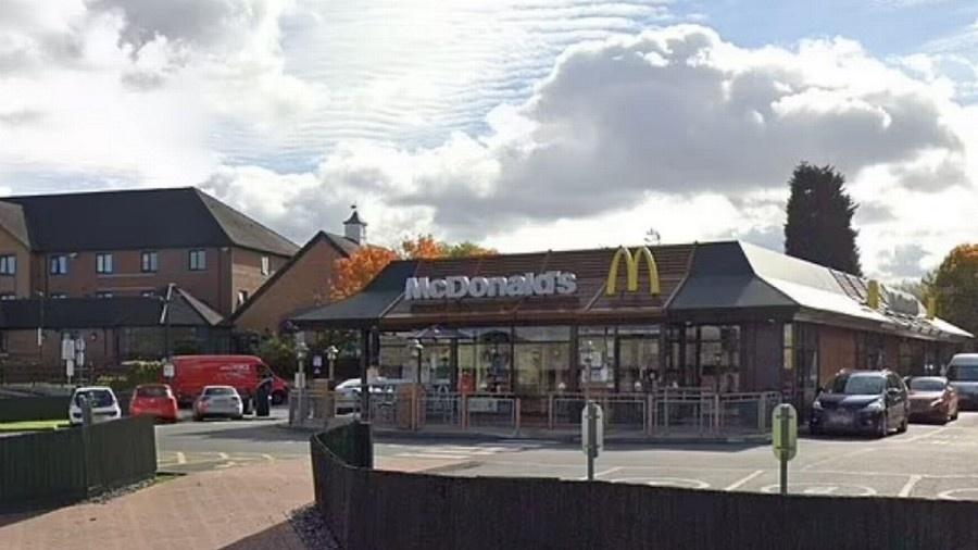 Filial do McDonald"s em Kingswinford, no Reino Unido - Reprodução/Google Street View