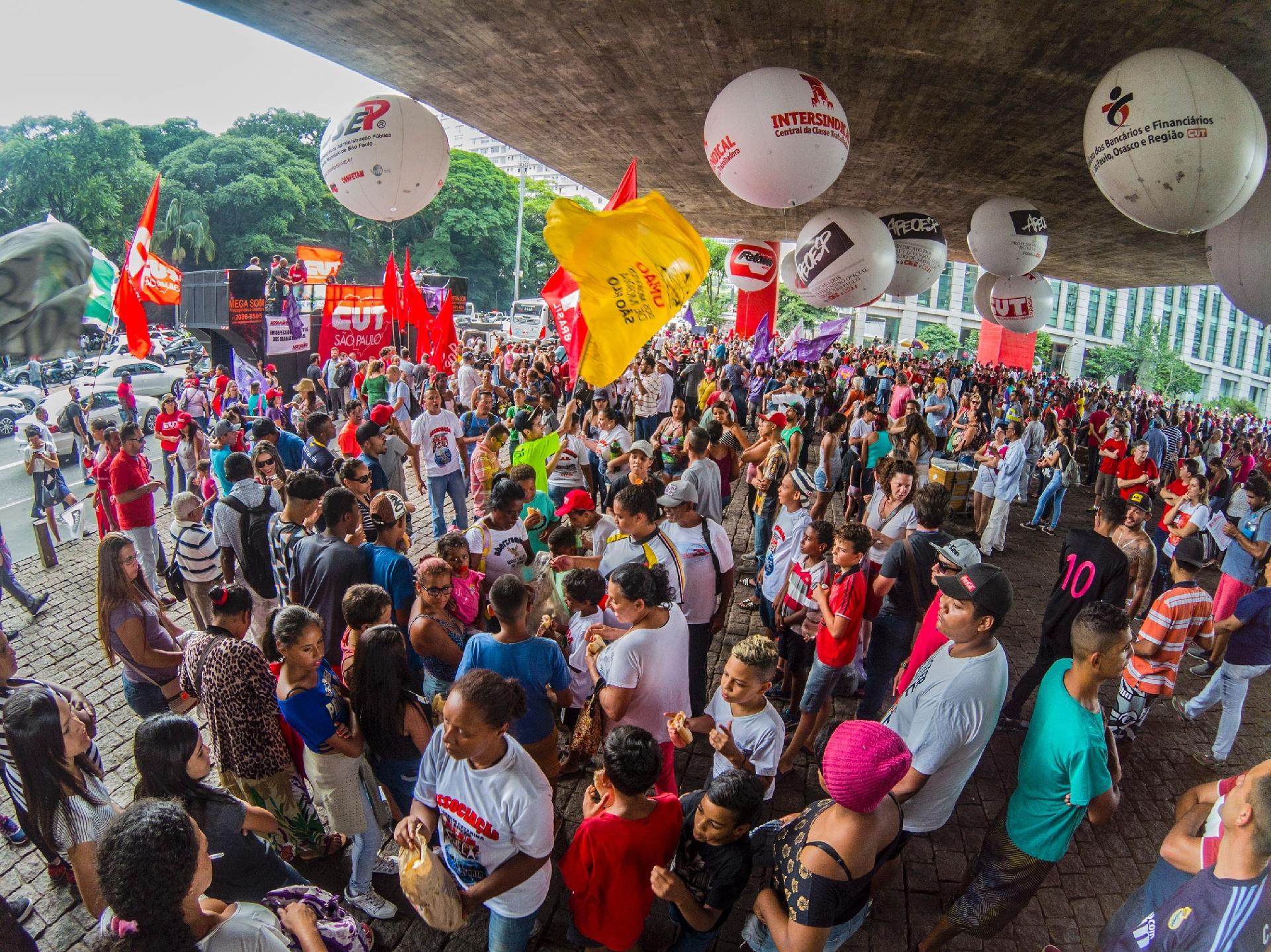Veja Fotos Dos Protestos Em Sao Paulo Bol Fotos Bol Fotos