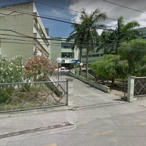  Enfermeira do Hospital Geral de Linhares dirigiu ambulância para levar paciente que corria risco de morrer - Reprodução/Google Street View