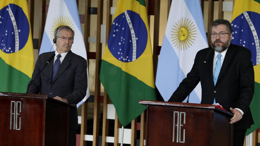 Os ministros das Relações Exteriores de Argentina e Brasil, Felipe Solá e Ernesto Araújo - Lucio Tavora/Xinhua
